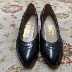 Salvatore Ferragamo Women's navy and Black Leather Flats